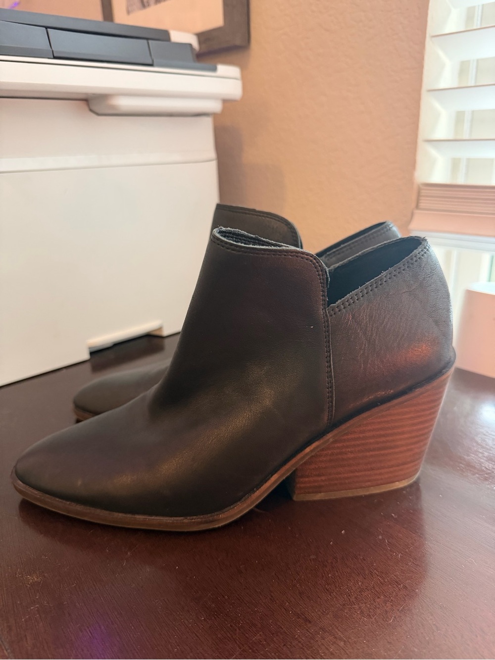 Lucky Brand size 10 Women's Black Leather Cutout Ankle Booties